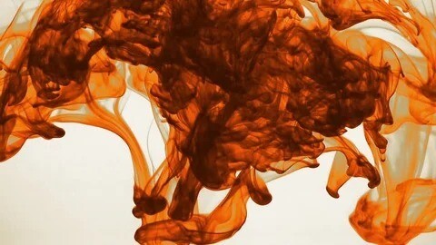 لون سائل بني مختبر