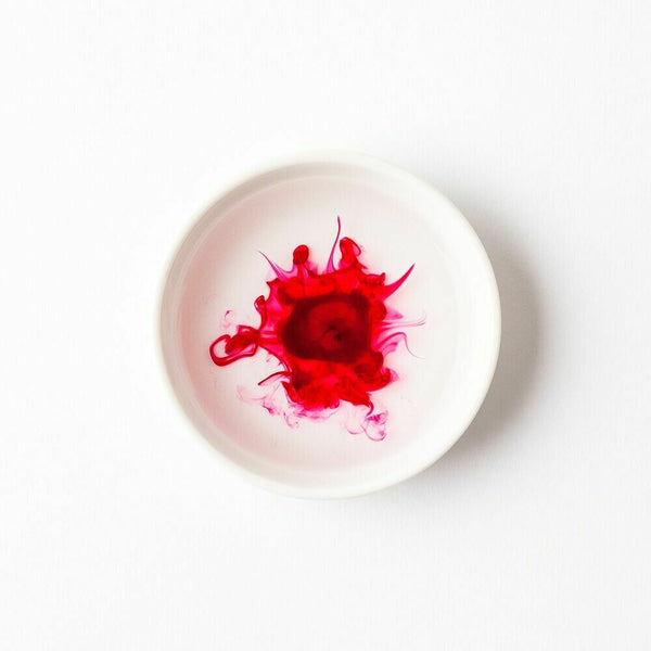 لون مختبر سائل وردي